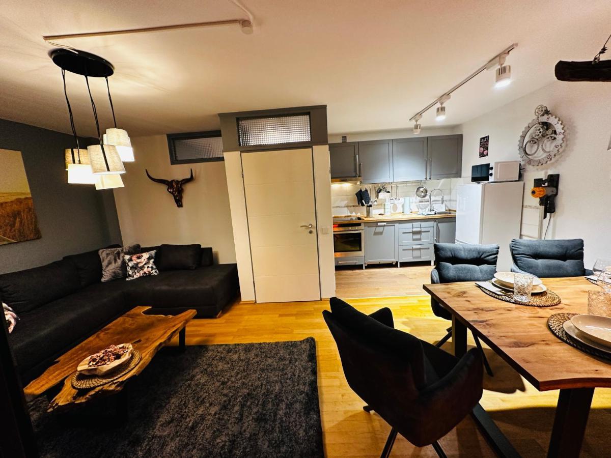 Apartament Stilvoll-Mit Balkon- Zentral - Netflix-Nespresso Essen Zewnętrze zdjęcie